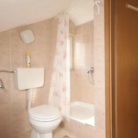Osor, Losinj - 8004 *