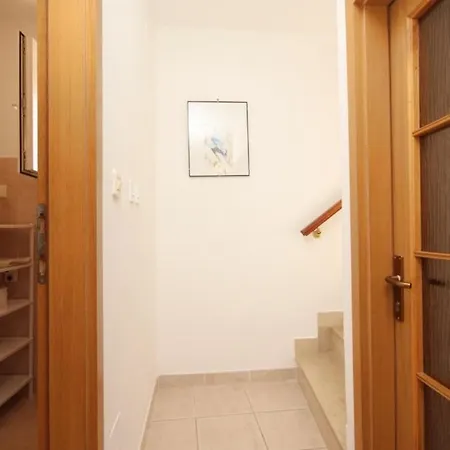 Osor, Losinj - 8004 아파트
