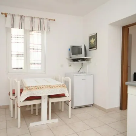 Osor, Losinj - 8004 Apartamento *