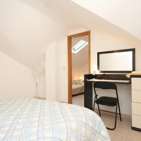 Osor, Losinj - 8004 Apartamento *